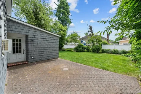 67 Raymond Place Hewlett NY 11557