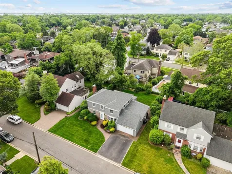 67 Raymond Place Hewlett NY 11557