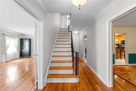 67 Raymond Place Hewlett NY 11557