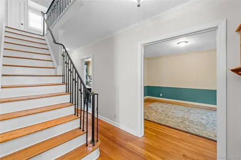 67 Raymond Place Hewlett NY 11557