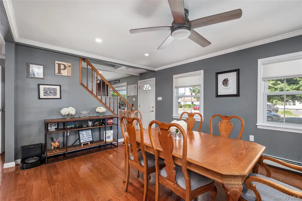 41 Andrew Lane Levittown NY 11756