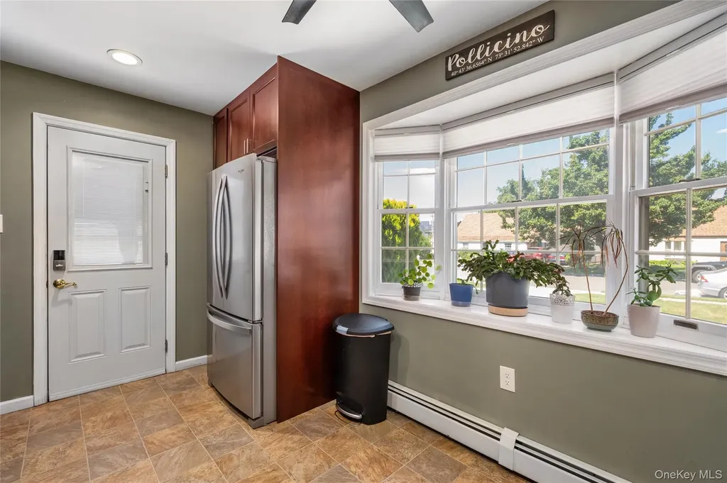 41 Andrew Lane Levittown NY 11756