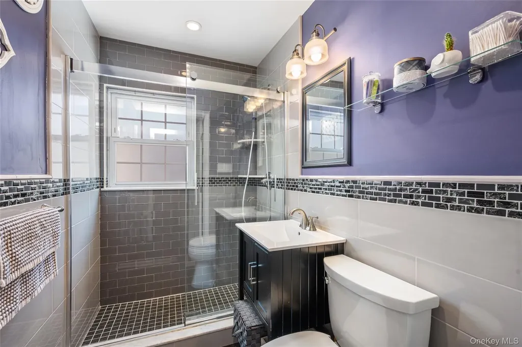 41 Andrew Lane Levittown NY 11756