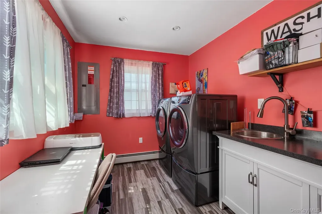 41 Andrew Lane Levittown NY 11756