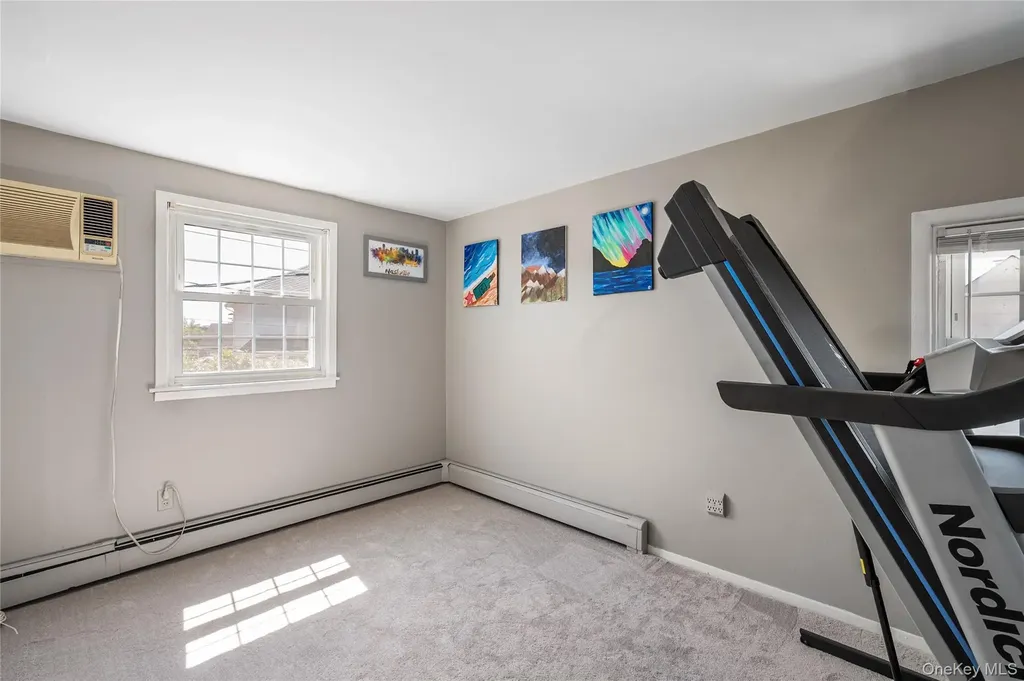 41 Andrew Lane Levittown NY 11756