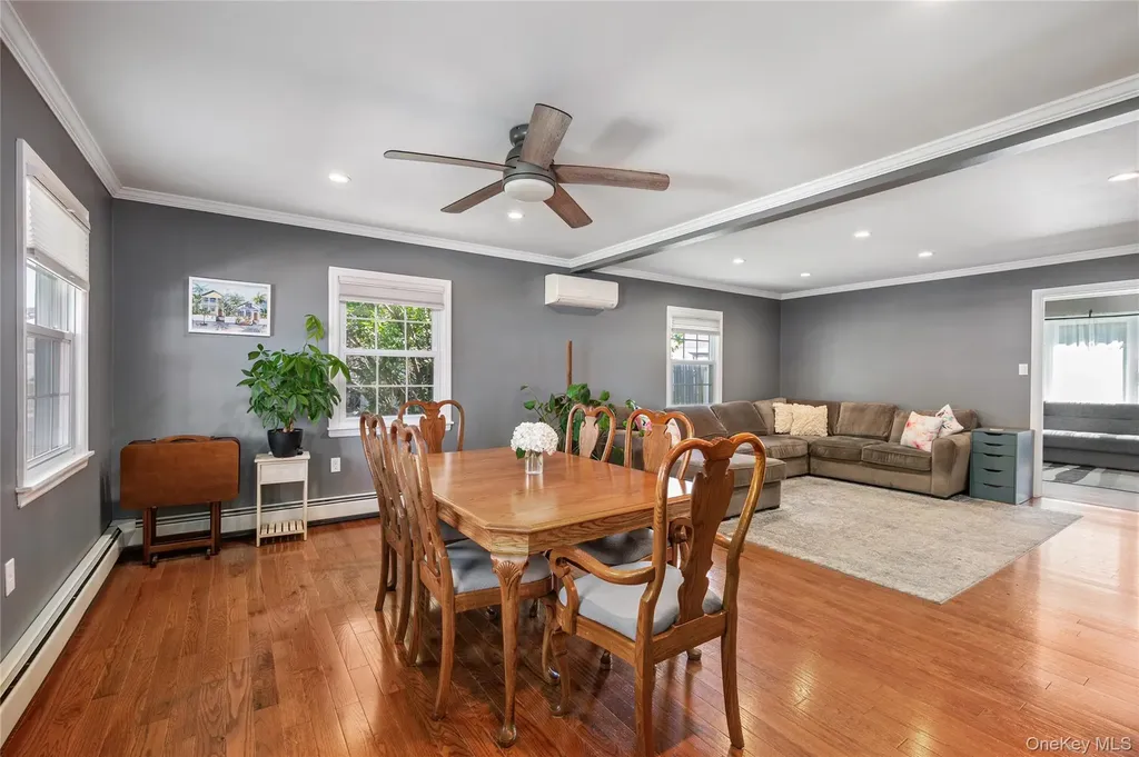 41 Andrew Lane Levittown NY 11756