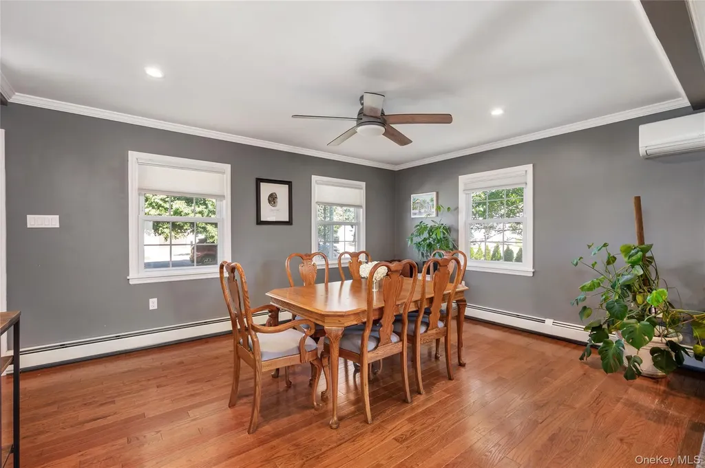 41 Andrew Lane Levittown NY 11756