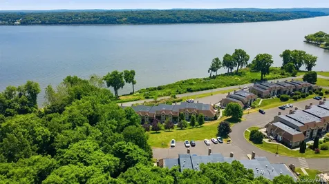 62 Riverview Mary Powell Port Ewen NY 12429