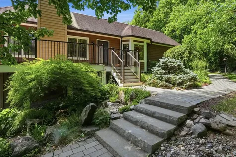 62 Riverview Mary Powell Port Ewen NY 12429