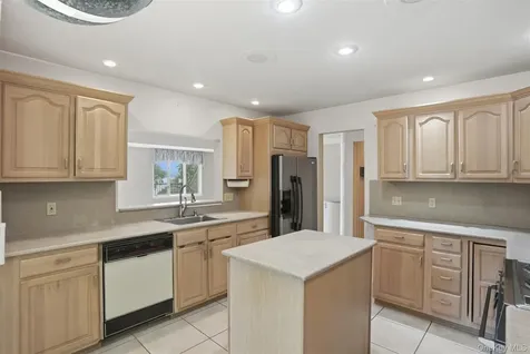 62 Riverview Mary Powell Port Ewen NY 12429