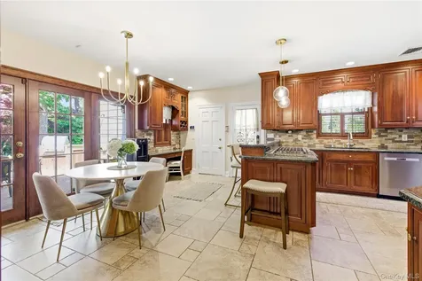49 Andover Road Rockville Centre NY 11570