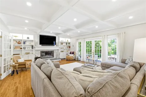 49 Andover Road Rockville Centre NY 11570