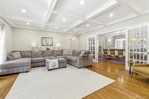 49 Andover Road Rockville Centre NY 11570