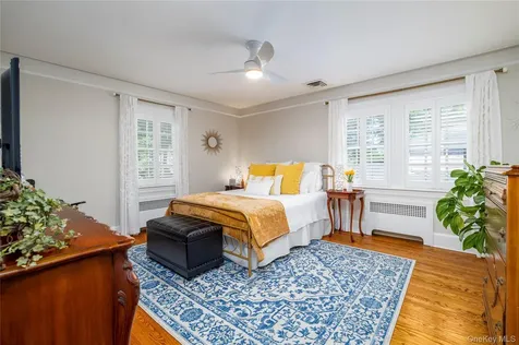 49 Andover Road Rockville Centre NY 11570