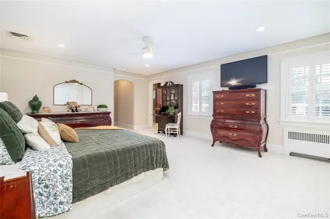 49 Andover Road Rockville Centre NY 11570