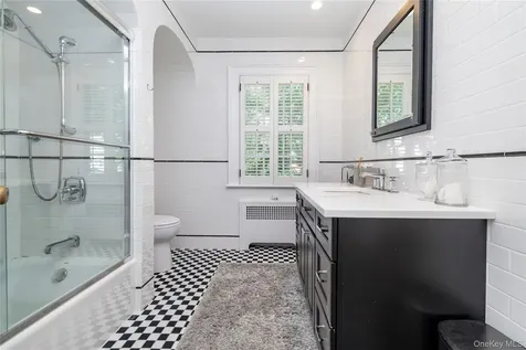 49 Andover Road Rockville Centre NY 11570