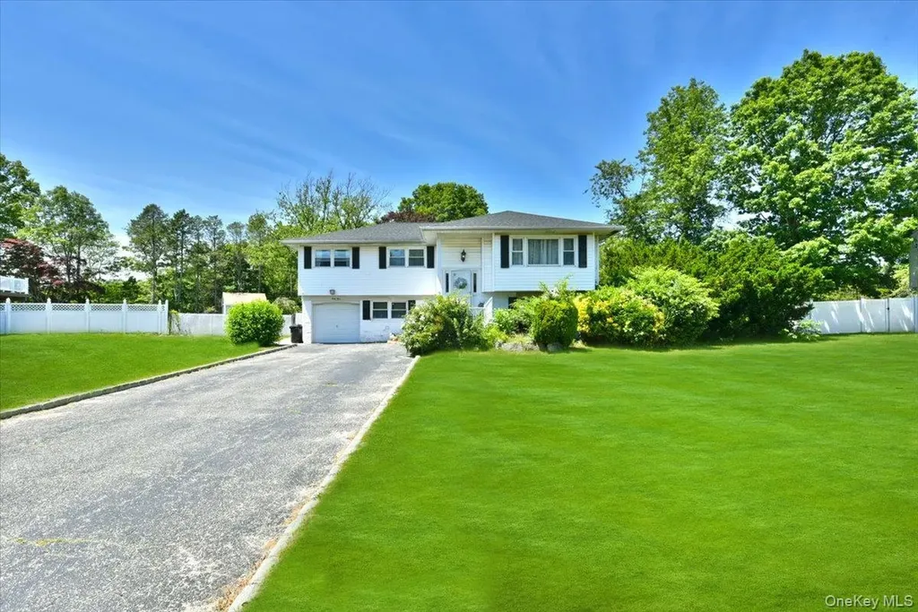 44 Peppermint Road Commack NY 11725