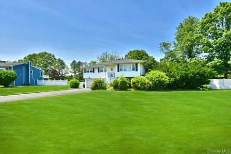 44 Peppermint Road Commack NY 11725