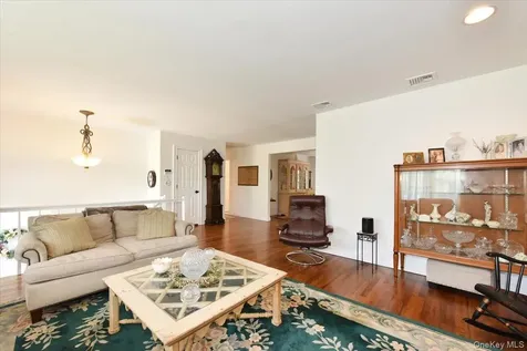 44 Peppermint Road Commack NY 11725