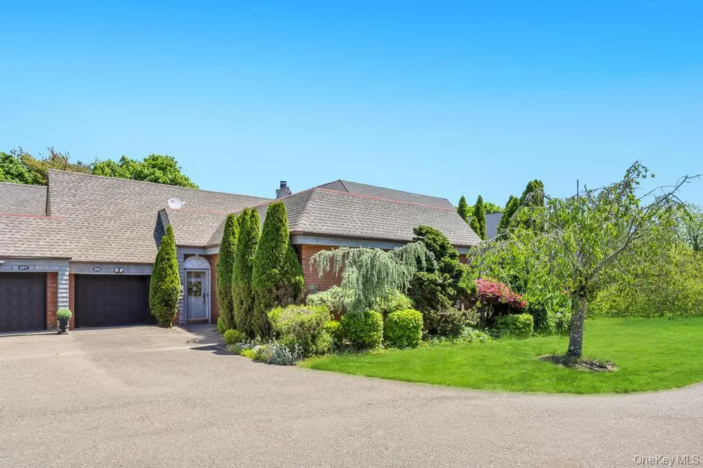 202 Captains Way Bay Shore NY 11706