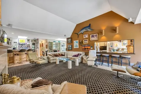 202 Captains Way Bay Shore NY 11706