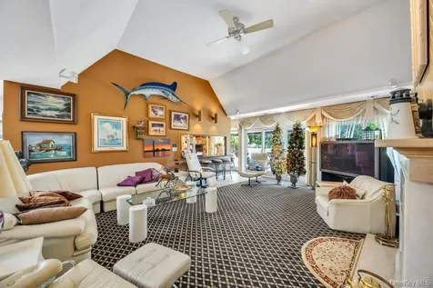 202 Captains Way Bay Shore NY 11706