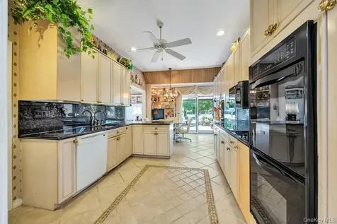 202 Captains Way Bay Shore NY 11706