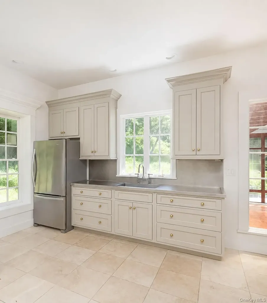46 Hoxie Road Millbrook NY 12545