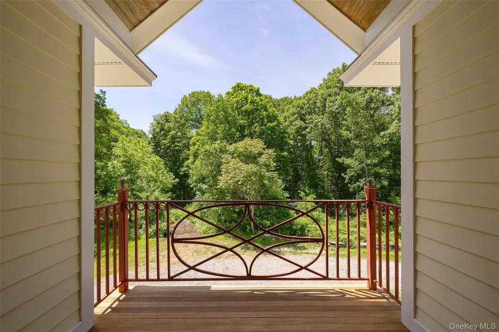 46 Hoxie Road Millbrook NY 12545