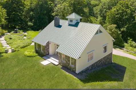 46 Hoxie Road Millbrook NY 12545