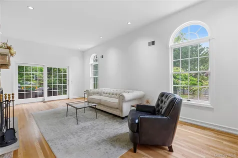 191 Beechmont Drive New Rochelle NY 10804