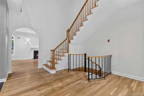 191 Beechmont Drive New Rochelle NY 10804