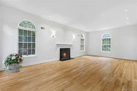 191 Beechmont Drive New Rochelle NY 10804