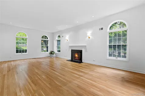 191 Beechmont Drive New Rochelle NY 10804