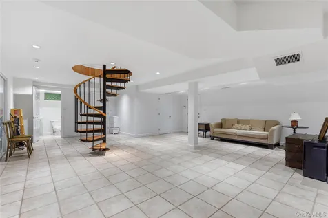 191 Beechmont Drive New Rochelle NY 10804