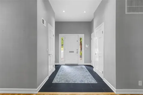 191 Beechmont Drive New Rochelle NY 10804