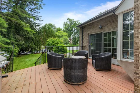 191 Beechmont Drive New Rochelle NY 10804