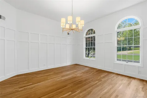 191 Beechmont Drive New Rochelle NY 10804