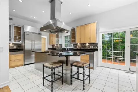 191 Beechmont Drive New Rochelle NY 10804