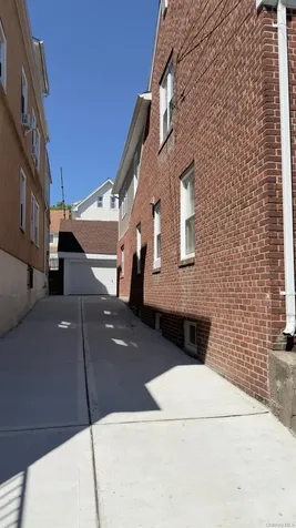 4077 Seton Avenue Bronx NY 10466