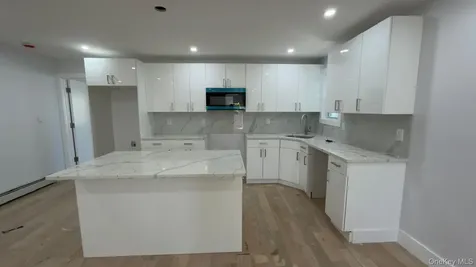 4077 Seton Avenue Bronx NY 10466