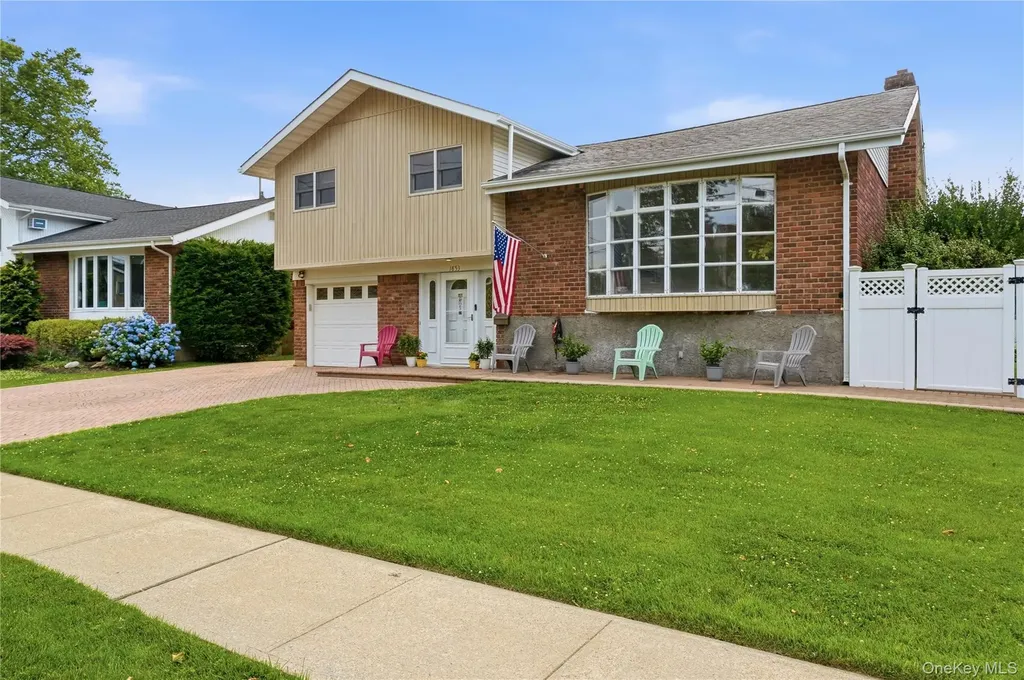1853 Decatur Avenue North Bellmore NY 11710