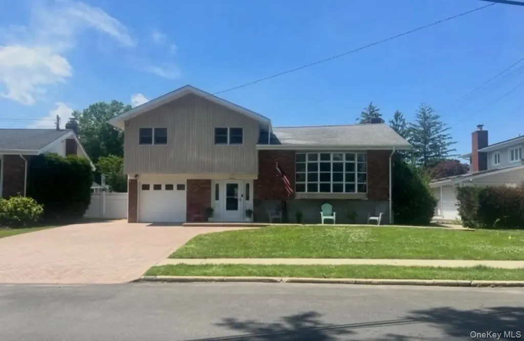 1853 Decatur Avenue North Bellmore NY 11710