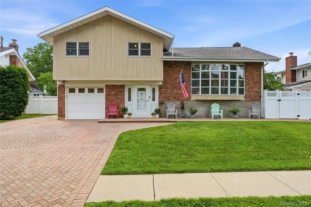 1853 Decatur Avenue North Bellmore NY 11710