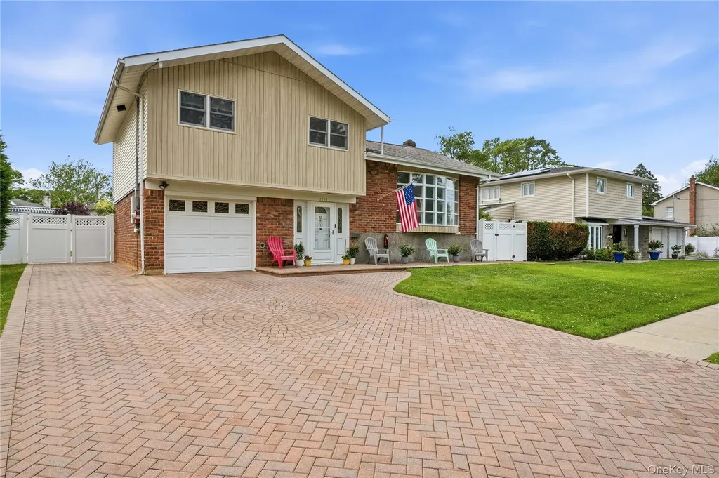 1853 Decatur Avenue North Bellmore NY 11710
