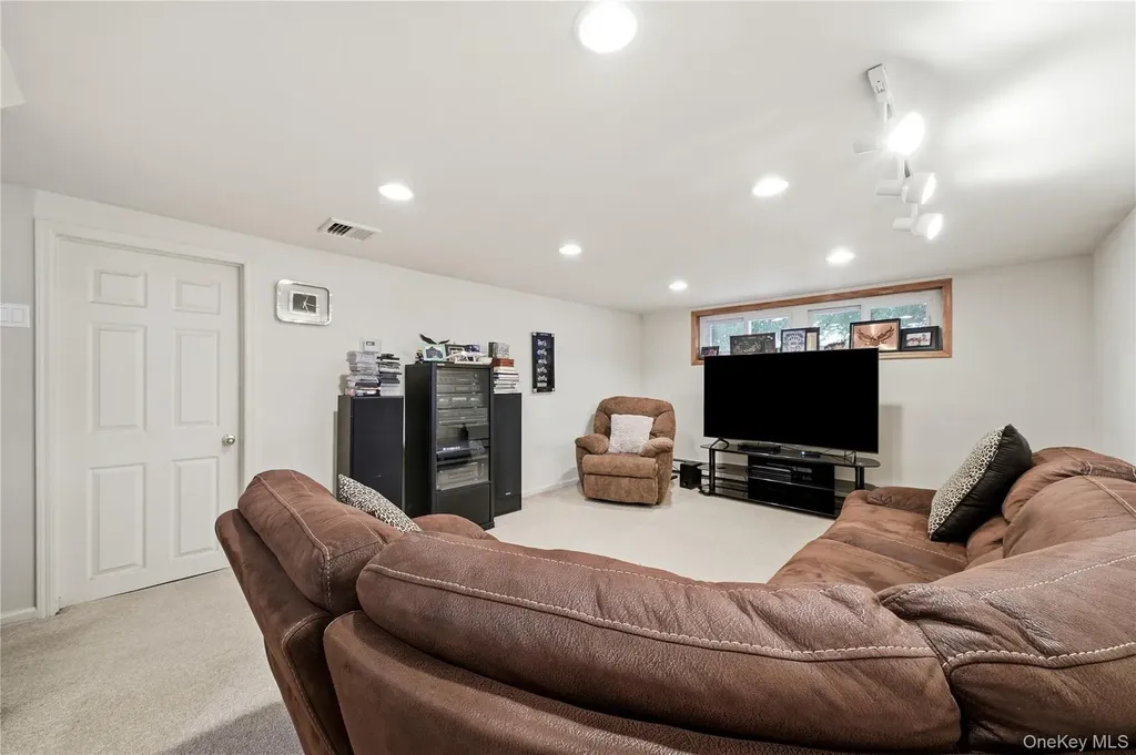1853 Decatur Avenue North Bellmore NY 11710