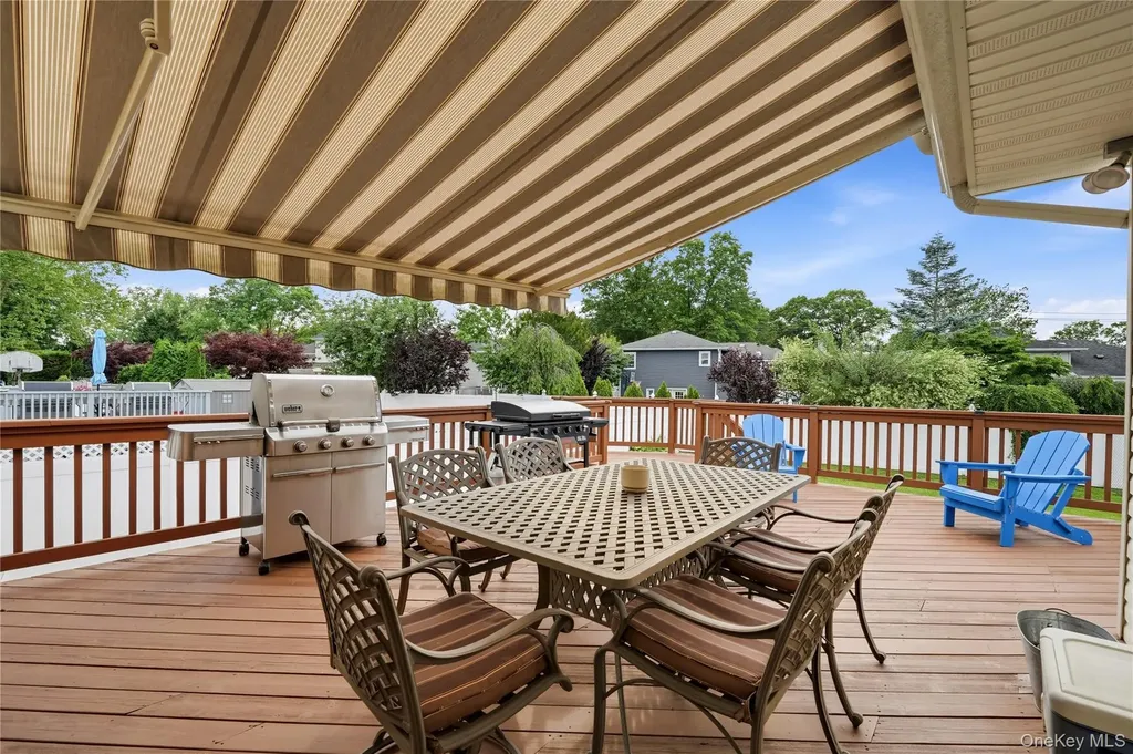 1853 Decatur Avenue North Bellmore NY 11710
