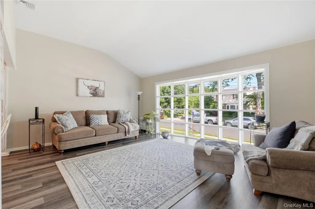 1853 Decatur Avenue North Bellmore NY 11710