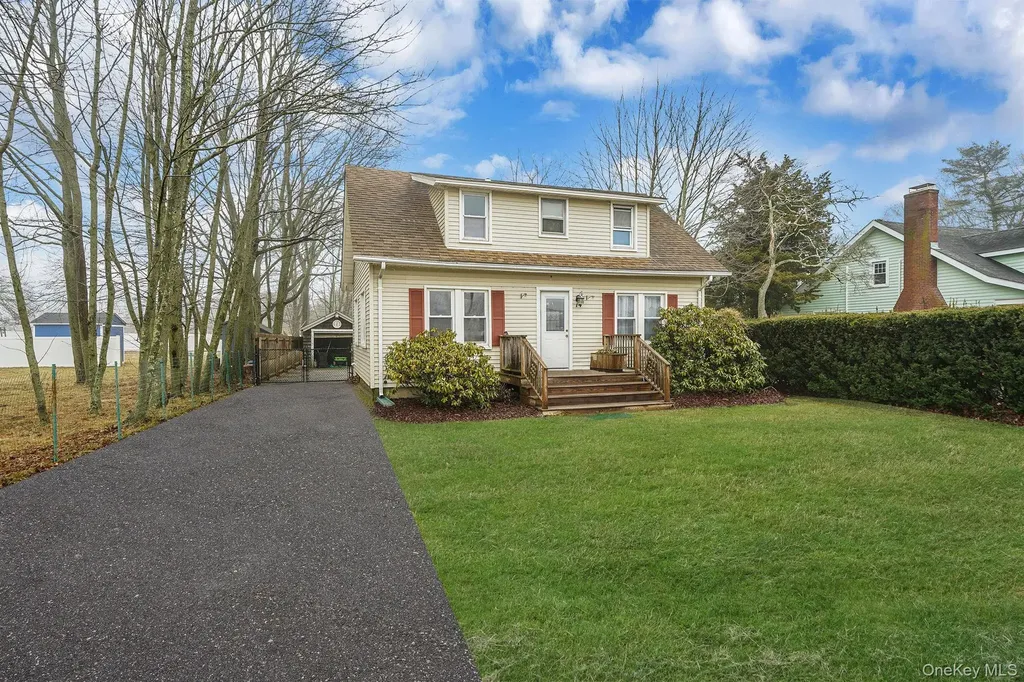 14 Tuttle Avenue Eastport NY 11941