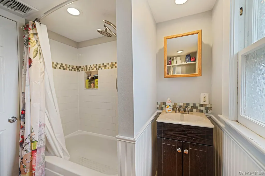 14 Tuttle Avenue Eastport NY 11941